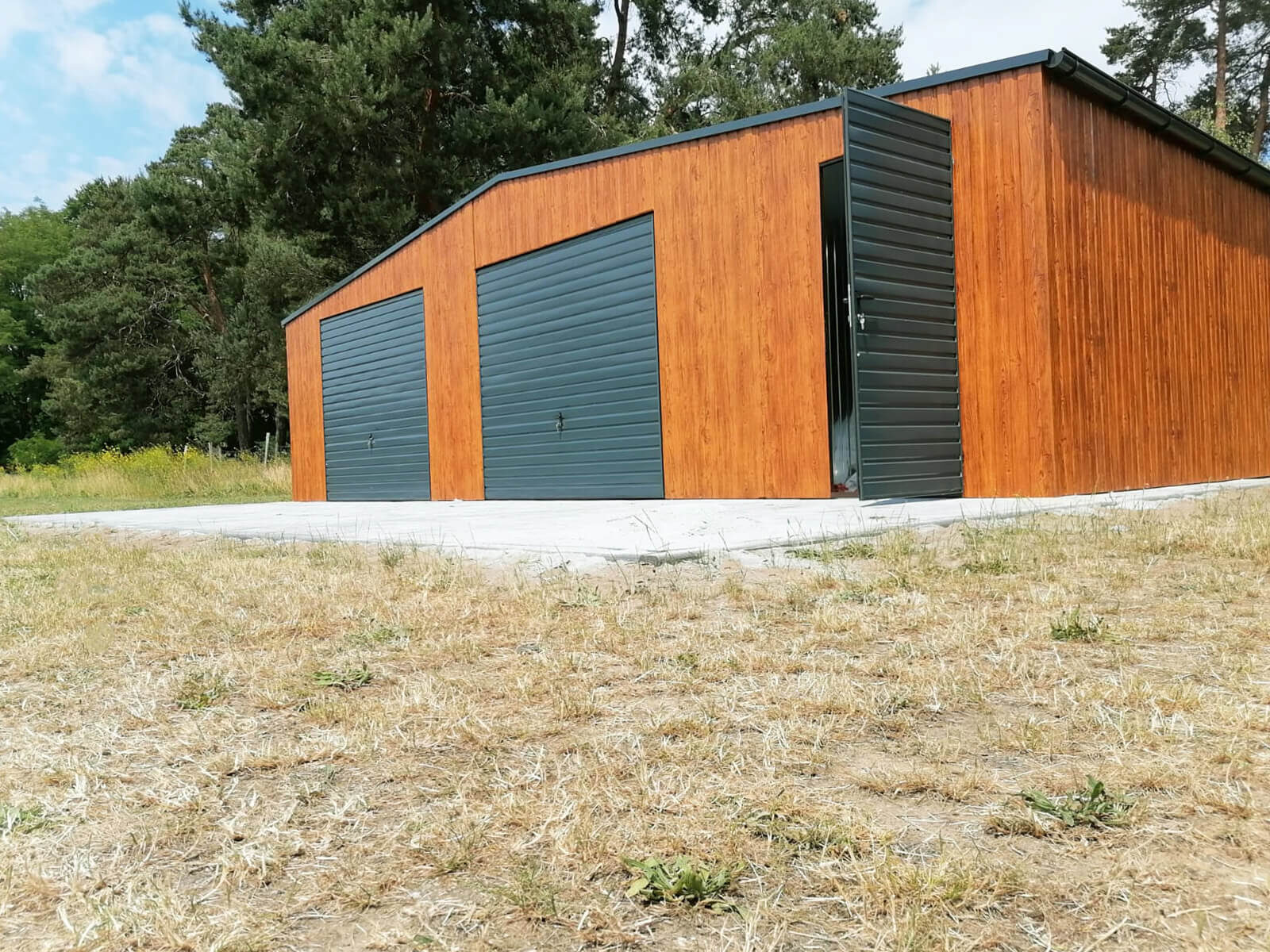 Garaż blaszany 10 x 6 drewnopodobny złoty dąb + 7016 Grafit Mat