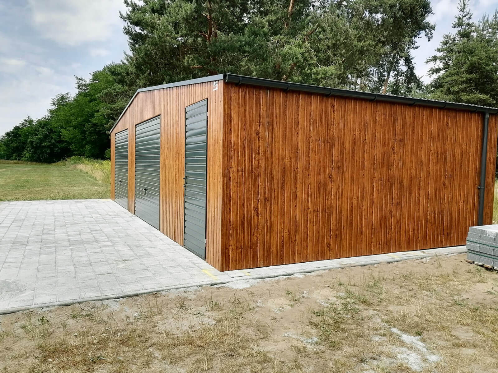 Garaż blaszany 10 x 6 drewnopodobny złoty dąb + 7016 Grafit Mat