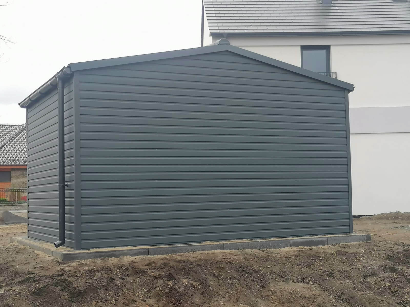 Domek ogrodowy 4 x 2 dwuspadowy BTX 7016 Grafit mat widok z tyłu