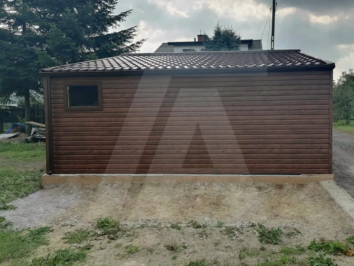 Garaż blaszany drewnopodobny Orzech 9 x 5 dwuspadowy