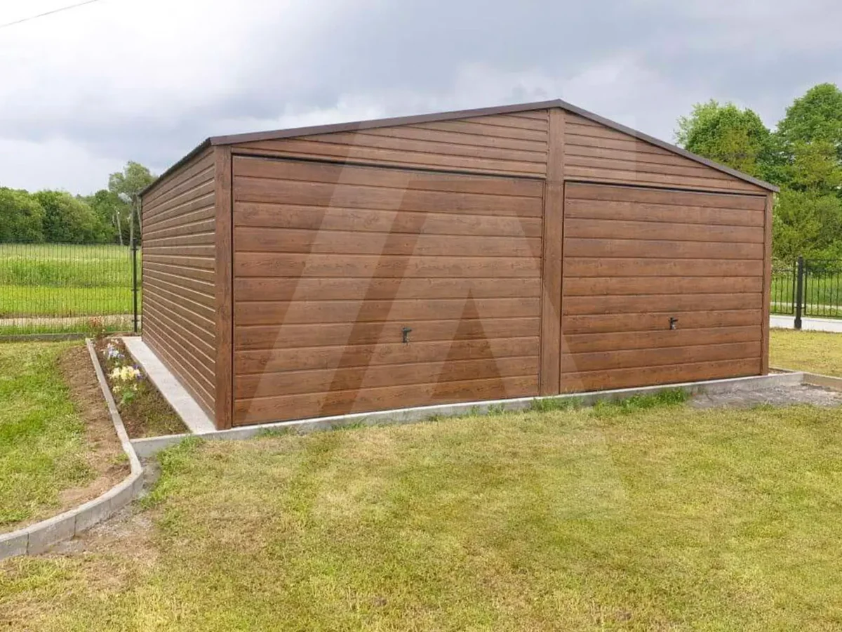 Garaż blaszany drewnopodobny złoty dąb 6 x 5.50 dwuspadowy