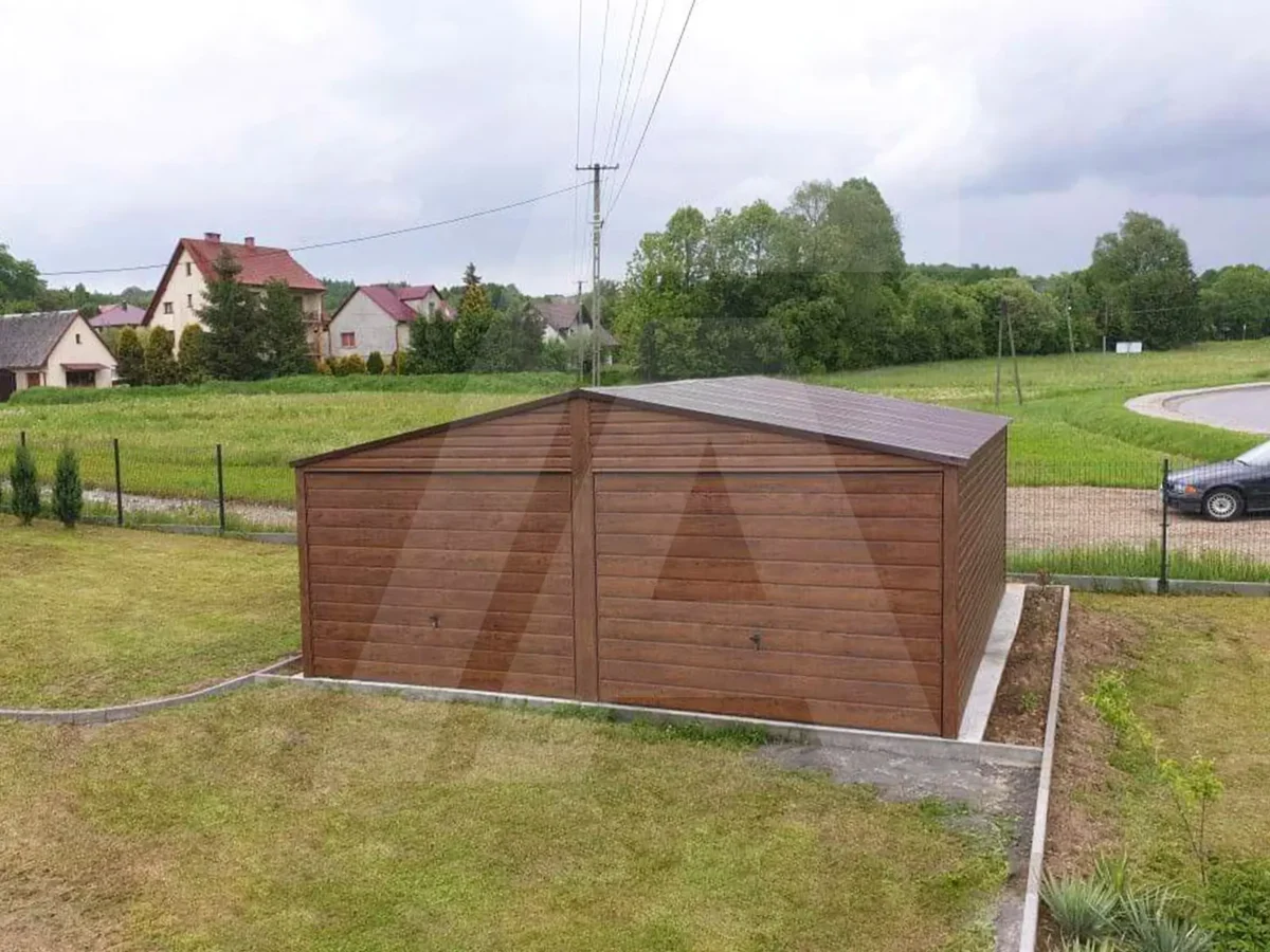 Garaż blaszany drewnopodobny złoty dąb 6 x 5.50 dwuspadowy